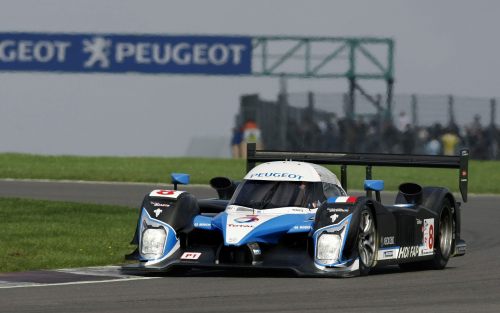peugeot-908-HDi-FAP-silverstone-pictures[1]