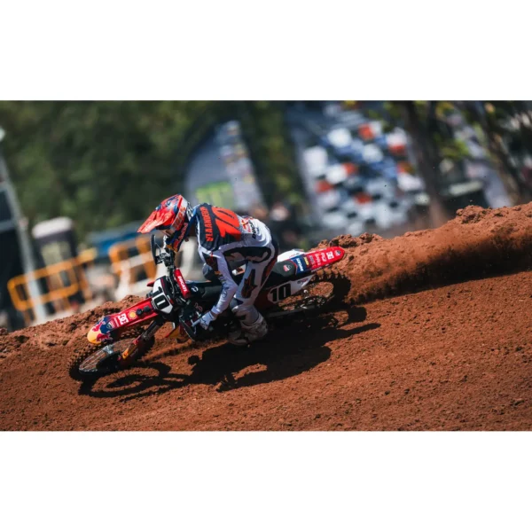 Calvin Vlaanderen in azione su Desmo450 MX al circuito Hidden Valley di Darwin