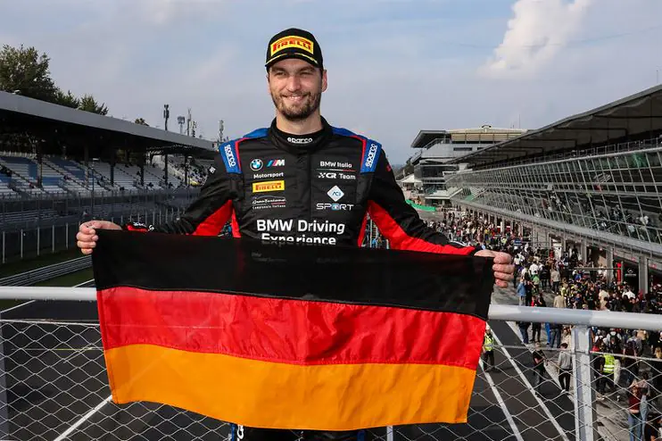Jens Klingmann festeggia il titolo GT3 Sprint 2026 con BMW Ceccato Racing a Monza - foto 2