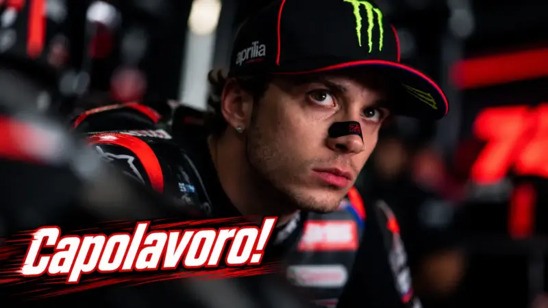 Marco Bezzecchi nel box Aprilia dopo una prestazione da protagonista in MotoGP