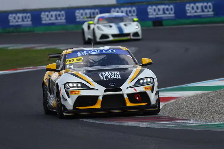 Lotus Emira GT4 e Toyota GR Supra GT4 sul tracciato di Monza durante il weekend del Gran Finale - foto 2