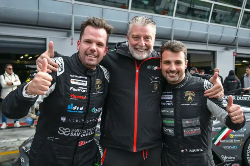 Simone Iaquinta festeggia il titolo Lamborghini Super Trofeo 2026 nel box DL Racing a Monza - foto 2
