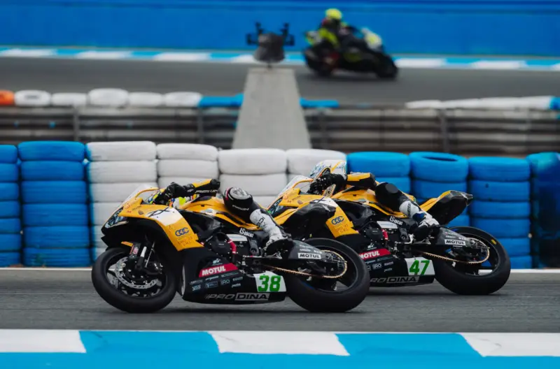 Podio WorldSBK a Jerez con Antonio Torres e membri del Team ProDina Kawasaki - foto 4