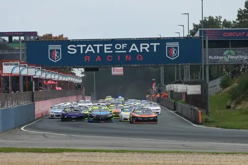Vetture NASCAR Euro Series sul circuito di Zolder pronte per le finali